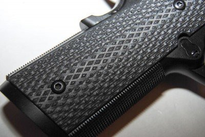 The Armory Kote model comes with G10 grips.