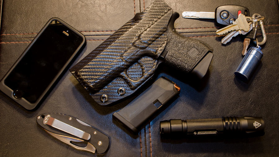 EDC is TBD When You’re Justin Opinion The most common out-the-door package these days. G43 in a Multi Holster Elite (carbon fiber) with an extra mag, Virginia Blade Raptor, Stealthgear light.