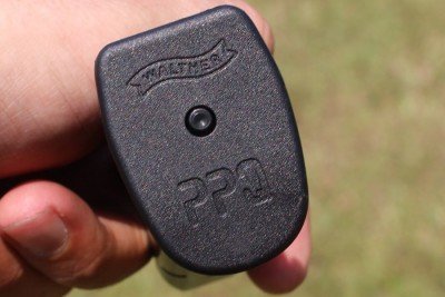 The magazine base-plates are polymer and easy yo grab from a mag pouch.