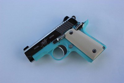 This is indirect sunlight on a white background. Not a good photo. 