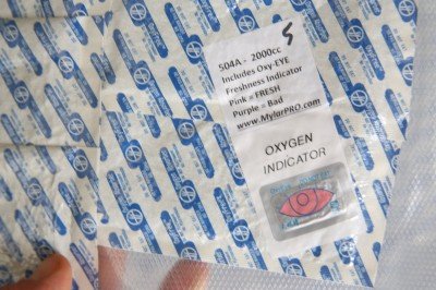 This seller is repackaging 5 packs of 2000cc absorbers and putting in a freshness checker, but there is no telling how long they had the absorbers out of the vacuum when they repackaged them. The manufacturers send them in 10 packs. 