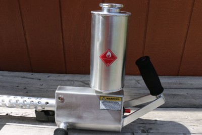 The tank holds 1.5 liters of fuel. 