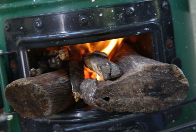 To maintain a measurable charge the Devil Watt needs a raging fire with fresh fuel. 