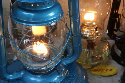 Of all the lanterns, the Dietz Jupiter has been the most maneable for keeping it round. The burner lips are a little bit higher than the other burners. 
