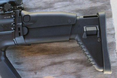 The stock adjusts easily.