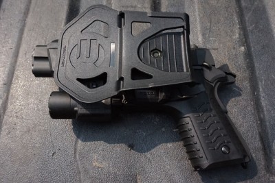 Recover 1911 Grips and Holster The clip grips nicely. No complaints there.