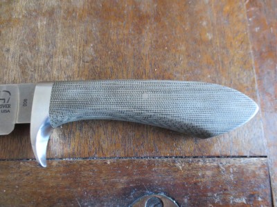 White River Knife & Tool Presents A Perfect Pack Knife: The 'Sendero Classic' You can see the shape of the handle. It gets thicker toward the bottom.