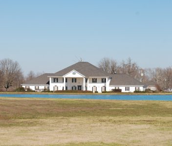 Beginner’s Guide to Duck Hunting: Top Tips for Waterfowling The author had a chance to try out waterfowling at The Mallard Manor, a wonderful facility.