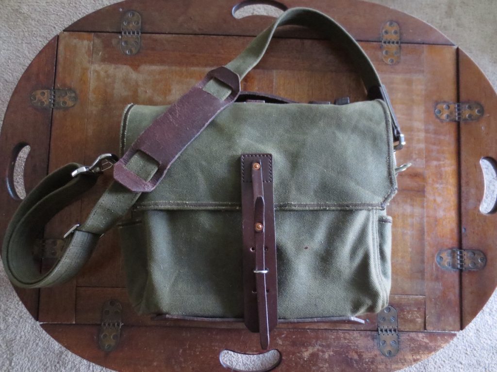 This is a really beautiful and durable bag. I think Indiana Jones would be jealous. 