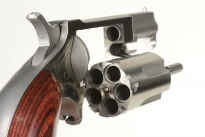 A 6.7-Ounce CCW Magnum? The Five-Shot Sidewinder—Full Review. What the Sidewinder brings to the table is a swing-out cylinder, as compared to standard NAAs that require you to remove the cylinder to reload.