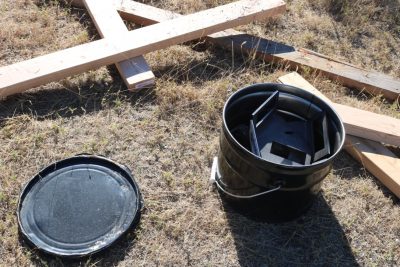 Check Out MGM's Portable 'Plate Rack in a Bucket'