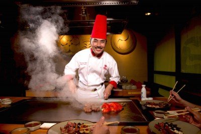 Gunfight at Benihana in Dallas Leaves Would-be Robber Dead, Victim Injured
