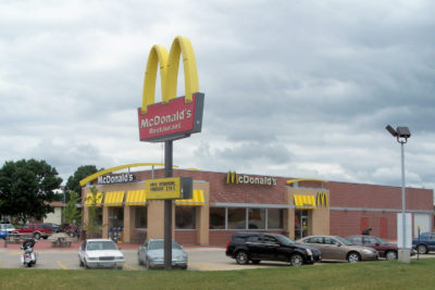 Father Hailed as Hero After Fatally Shooting Gunman at Alabama McDonald's Father Hailed as Hero After Fatally Shooting Gunman at Alabama McDonald's