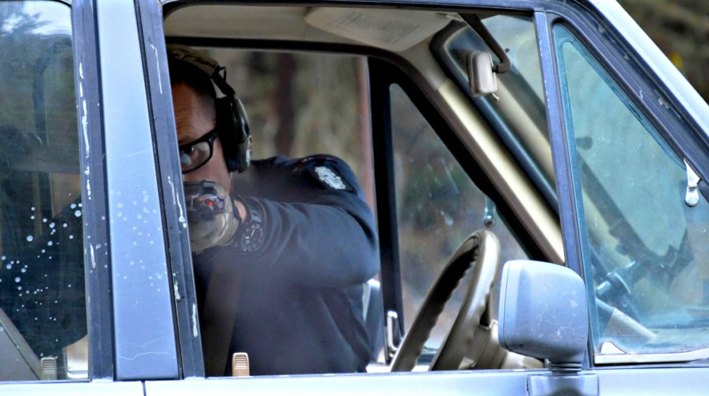 Rifle Drill: 'Friends, Not Friends' (aka Engaging Multiple Targets from a Vehicle) Rifle Drill: 'Friends, Not Friends' (aka Engaging Multiple Targets from a Vehicle)