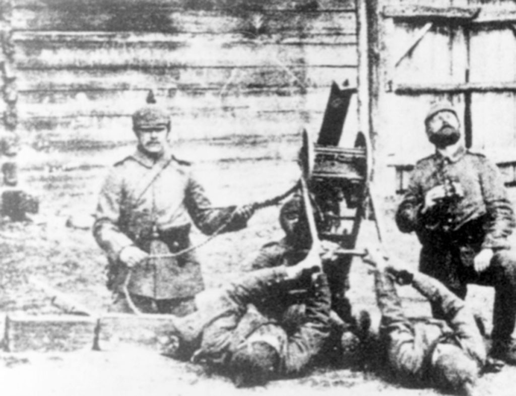 A Maxim Gun, an Abandoned French Tank, and One Determined American A Maxim Gun, an Abandoned French Tank, and One Determined American