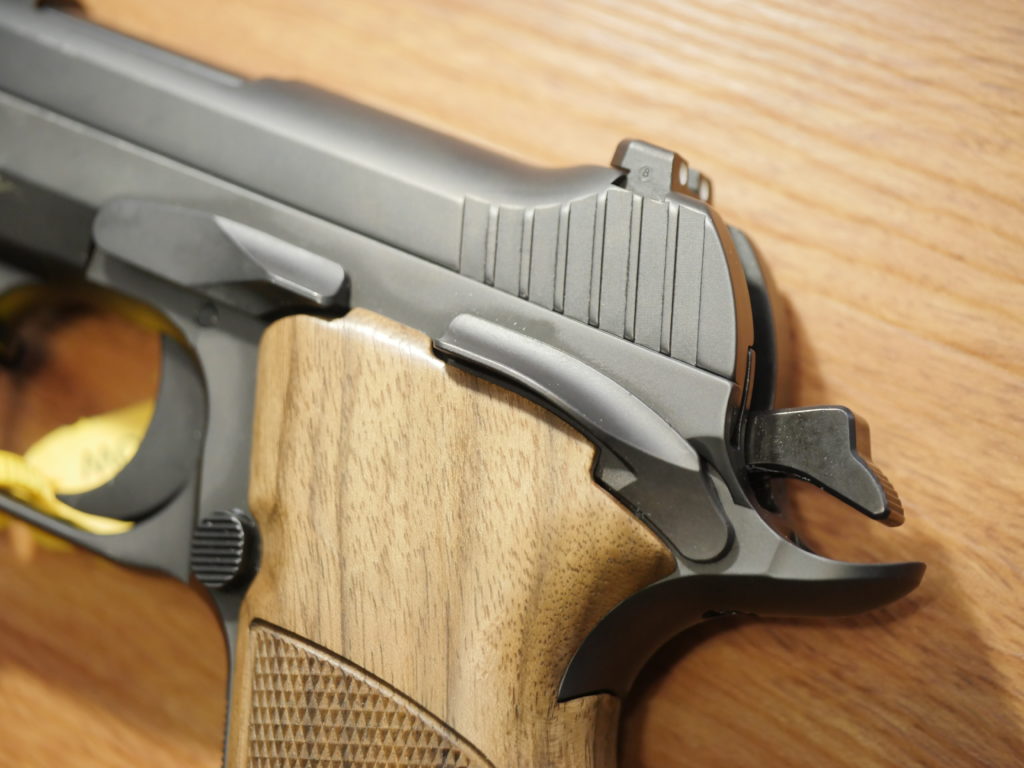SIG's New P210 Standard & Coyote Tan P365 - NRA 2019 SIG's New P210 Standard & Coyote Tan P365 - NRA 2019