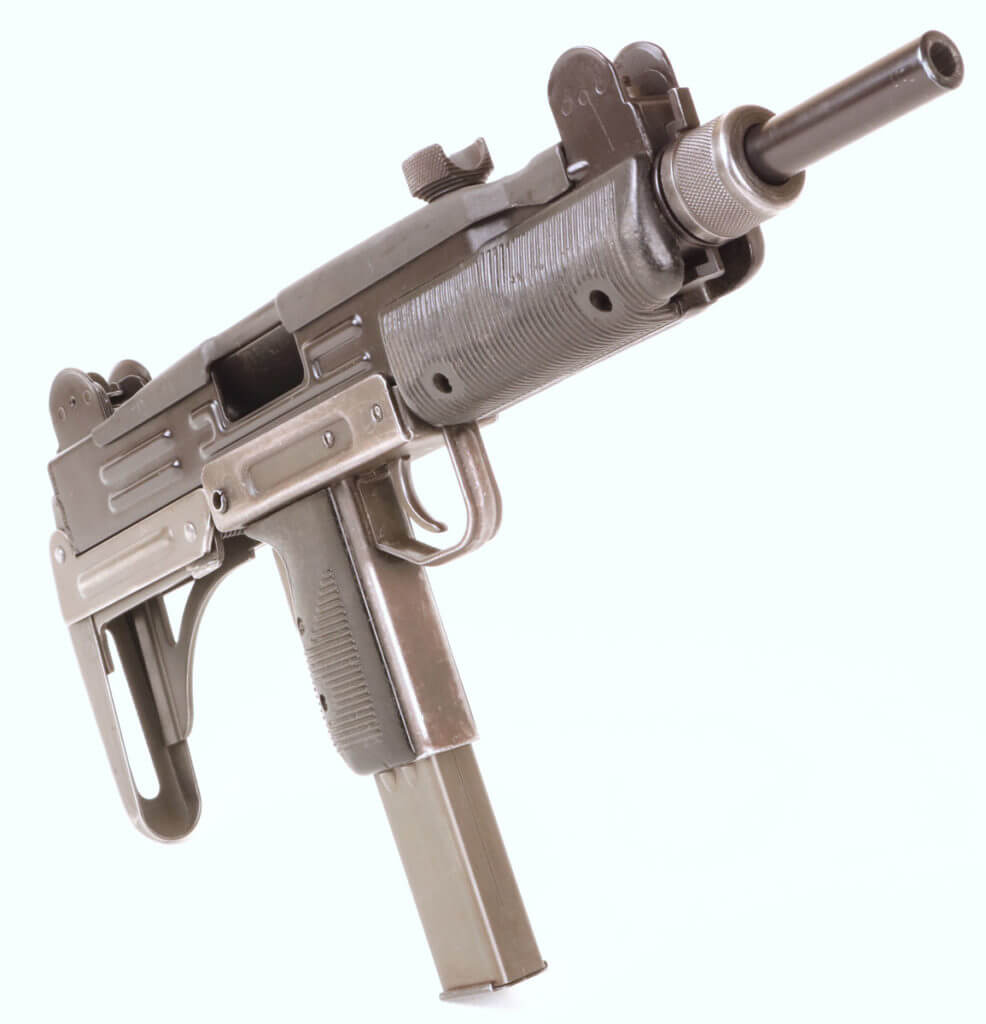 Alberto Bravo’s Uzi: The Black Widow’s Prey Alberto Bravo’s Uzi: The Black Widow’s Prey