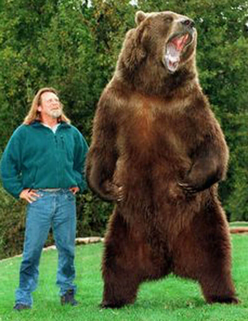 The 11-Year-Old Grizzly Slayer: Elliot Clark and his Remington 870 The 11-Year-Old Grizzly Slayer: Elliot Clark and his Remington 870