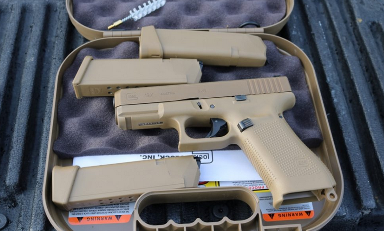 Clay: 5 Reasons to Carry the Glock 19 Clay: 5 Reasons to Carry the Glock 19