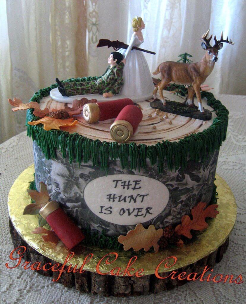 Groom's Cake Gets Extra Attention for Hunting Theme