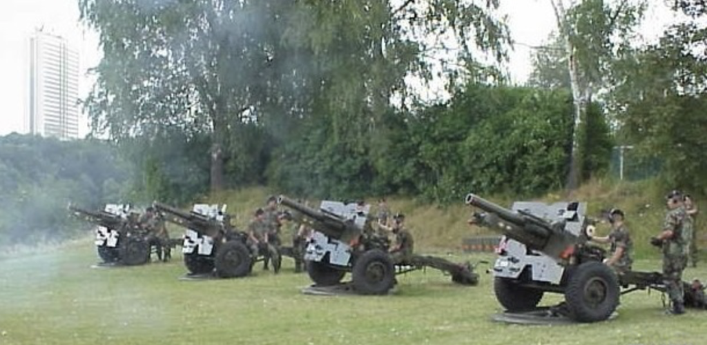 Miracle at Mirbat: When an SAS Operator Singlehandedly Held Off an Army with a Howitzer Miracle at Mirbat: When an SAS Operator Singlehandedly Held Off an Army with a Howitzer