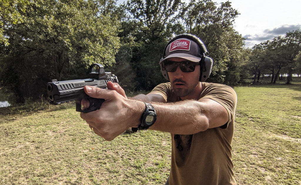 A Poor Takes the Optics-Ready HK VP9 for a Spin