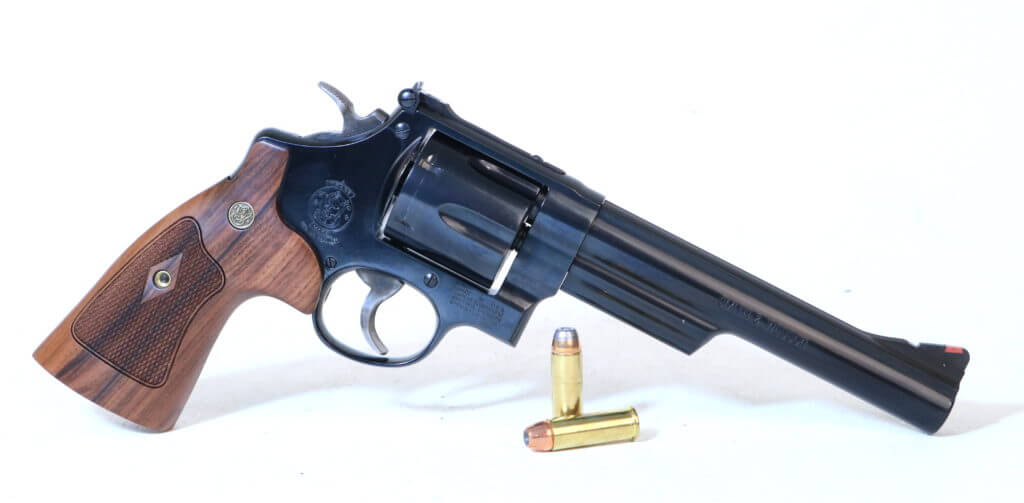 Selecting a Handgun for Self-Defense: Focus on Fit, Form, and Function Selecting a Handgun for Self-Defense: Focus on Fit, Form, and Function