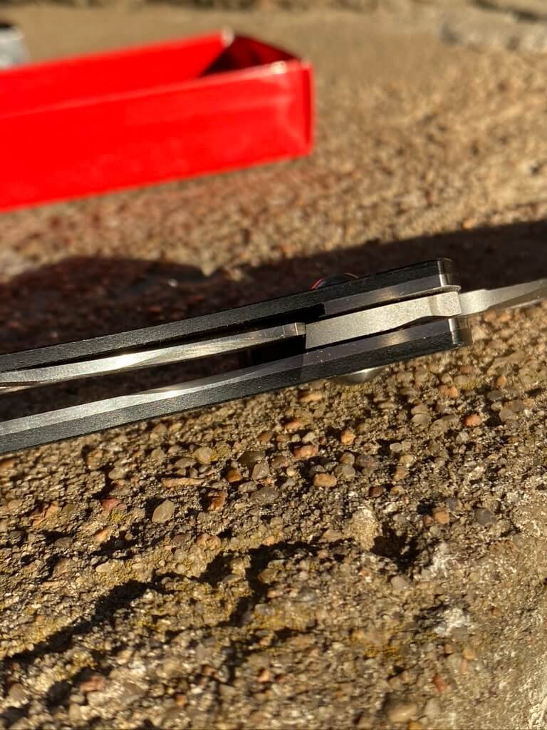 Spyderco ROC Spyderco ROC picture showing the folding lock mechanism