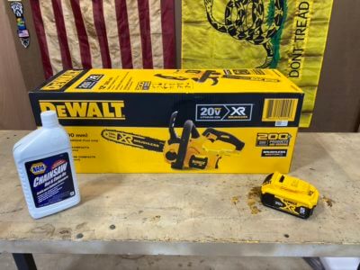 DeWALT Battery Powered Chainsaw - Review