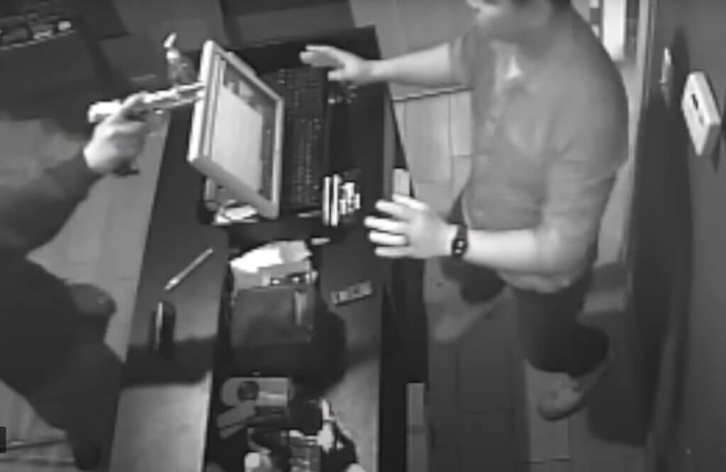 WATCH: Idiot Tries to Rob Car Spa with Slide Locked Back WATCH: Idiot Tries to Rob Car Spa with Slide Locked Back