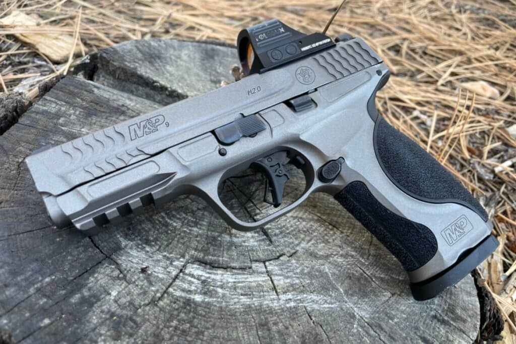 Full Picture of the S&W M&P9 M2.0 Metal with a Holosun Optic mounted