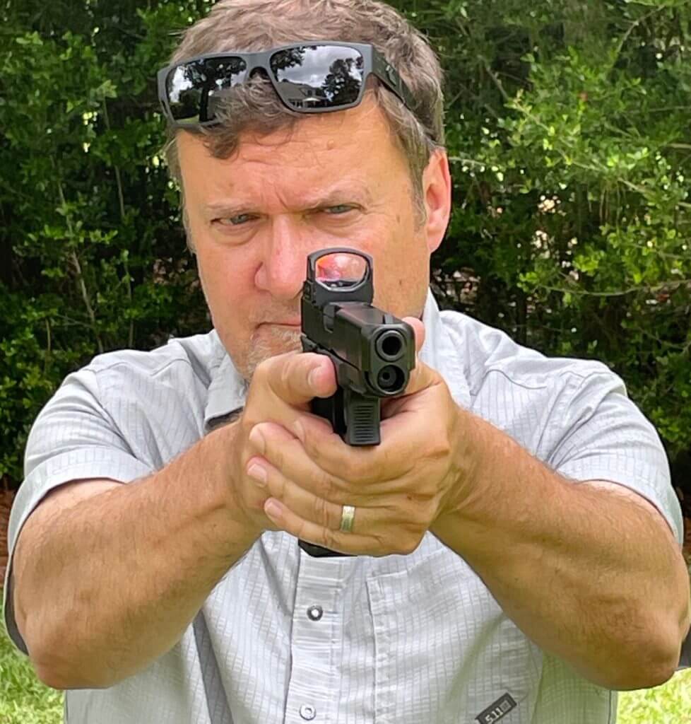 Shooting a Glock G47 MOS.