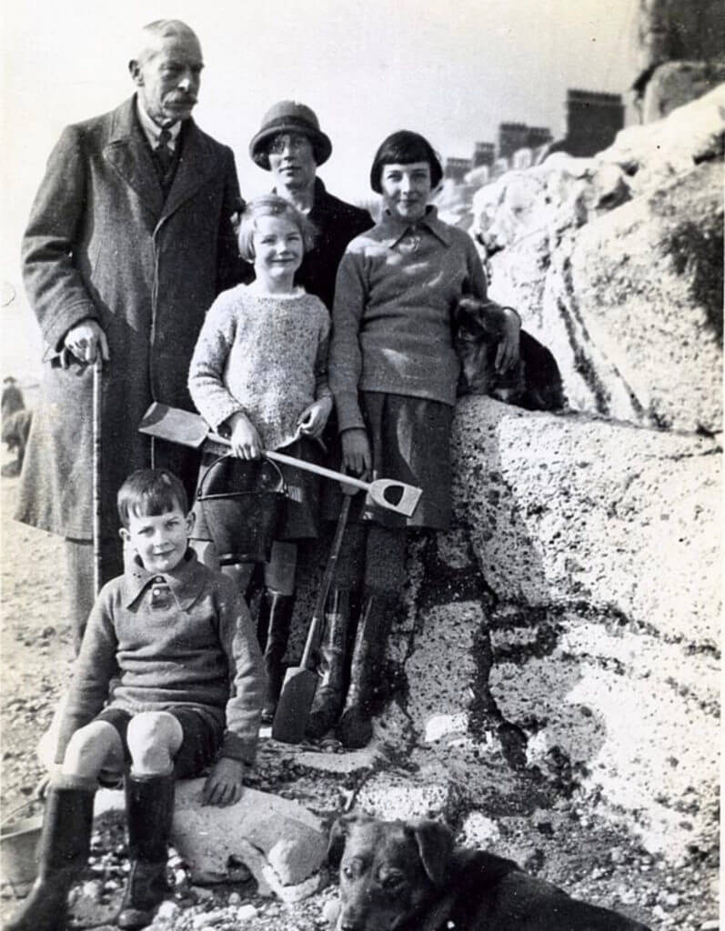 2 - Will - The Lunatic Limey Who Poked a Panzer with a Parasol 2 - Will - The Lunatic Limey Who Poked a Panzer with a Parasol