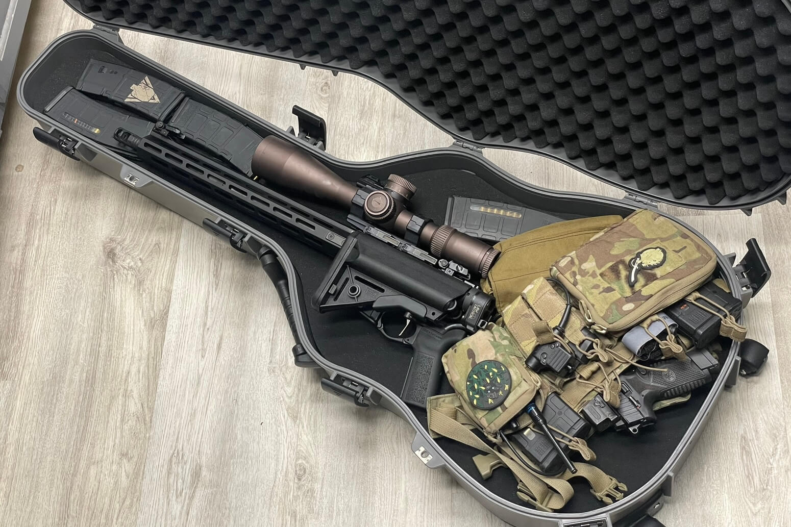 Springfield SAINT Victor with LAW Tactical Folder Reviewed! Using the Law Tactical folder to stuff the SAINT Victor into a Savior Equipment guitar case with a Haley Strategic chest rig