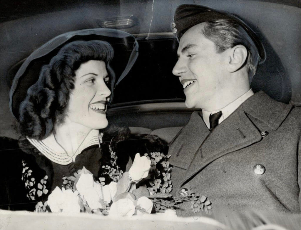 Beurling and wife in car