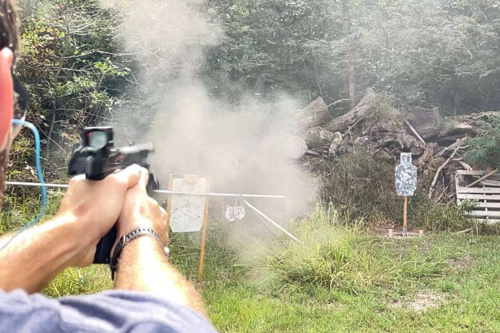 Shooting the Smith & Wesson Performance Center 10mm M2.0 at steel targets