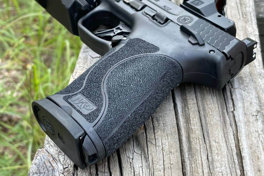 Grip of the Smith & Wesson Performance Center 10mm M2.0 