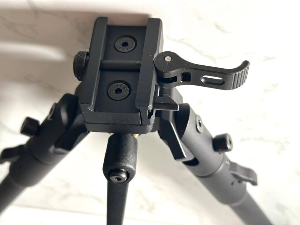 This is a closeup of the attachment head of the Skyline Lite. In this case, there is a QD Picatinny