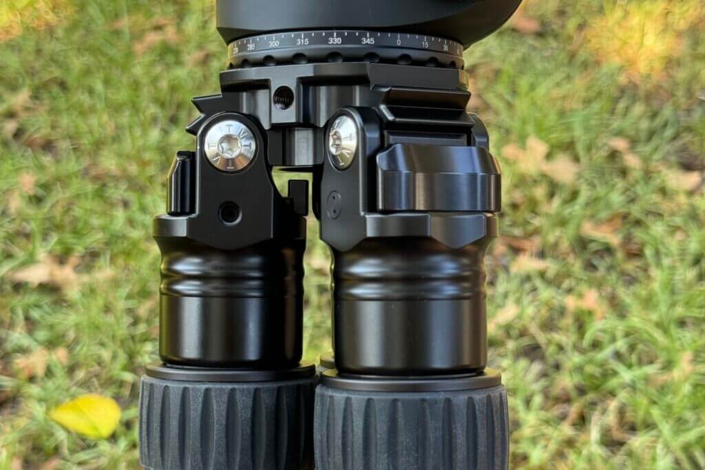 Small gears on high-end shooting tripod