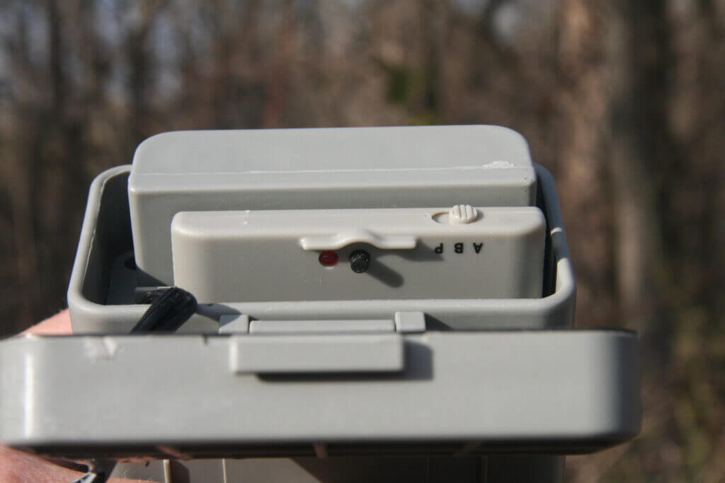 Lucky Duck XHDi waterproof battery box and remote receiver inside decoy body