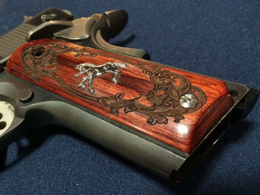 grip panels on colt customize carry gun