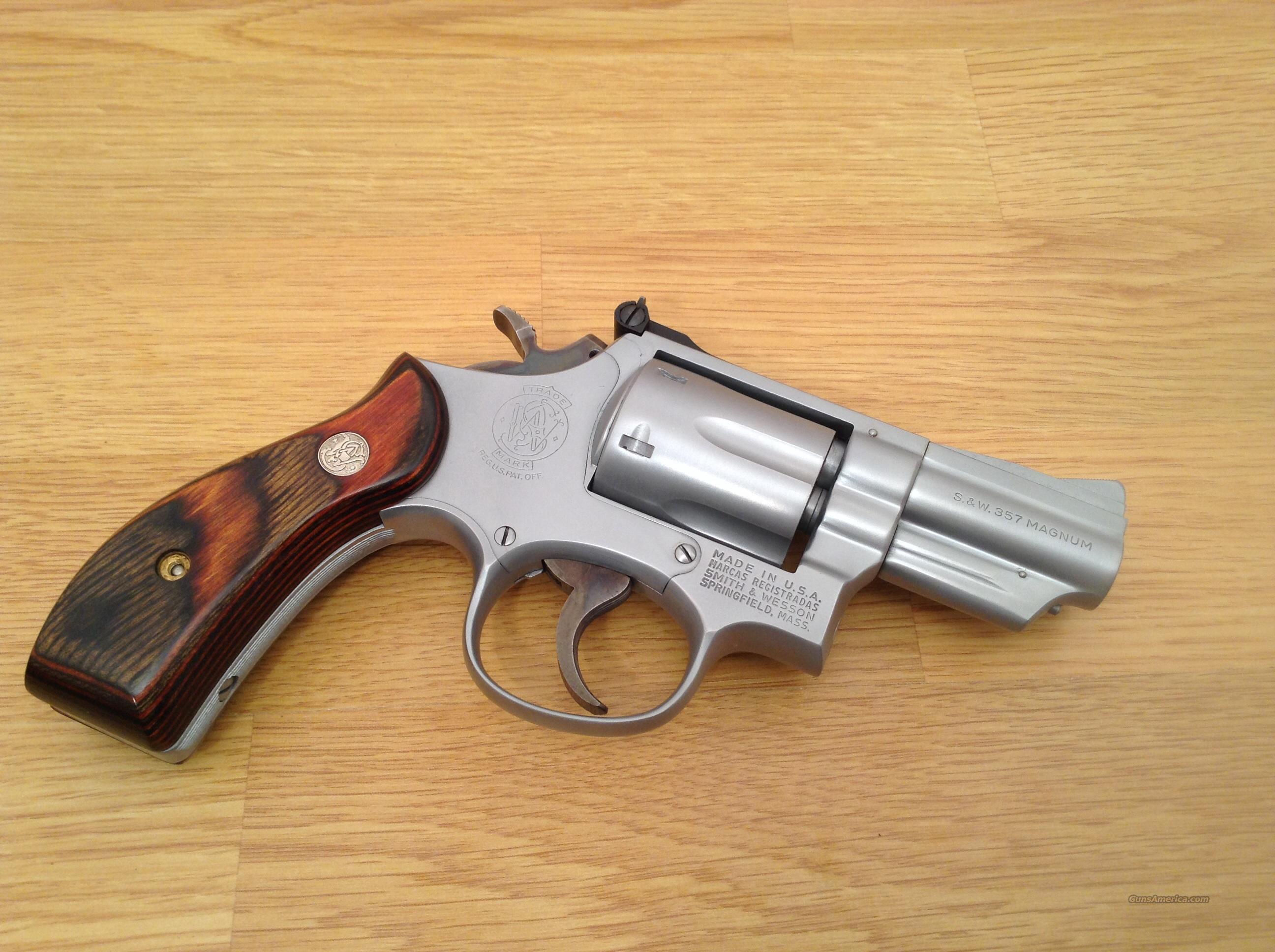 19 003. Смит и Вессон модель 19. Smith and Wesson model 19 Revolver. Револьвер Смит-Вессон 340pd 357 mag.. Smith & Wesson model 19.